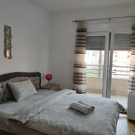 Vmn Apartment *