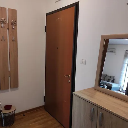 Vmn Apartment *